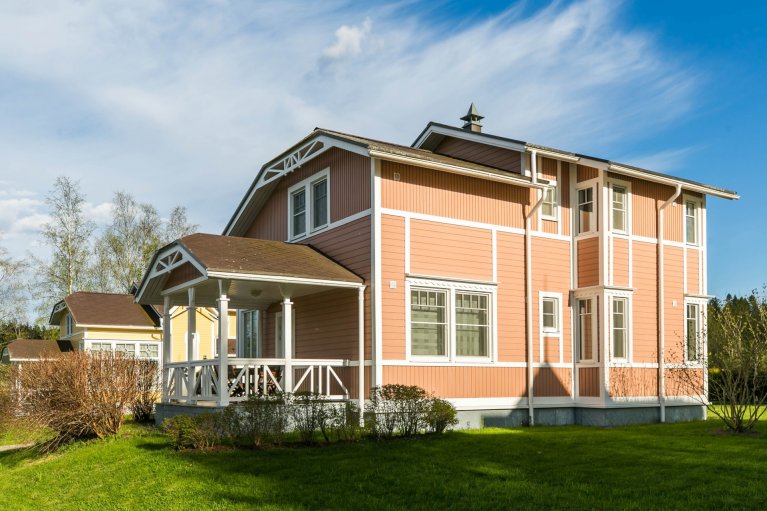 Cottage of the second line